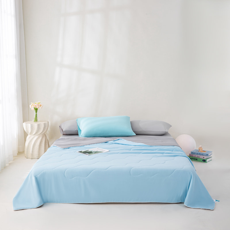 Polyester-Ammonia Summer Cooling Quilt