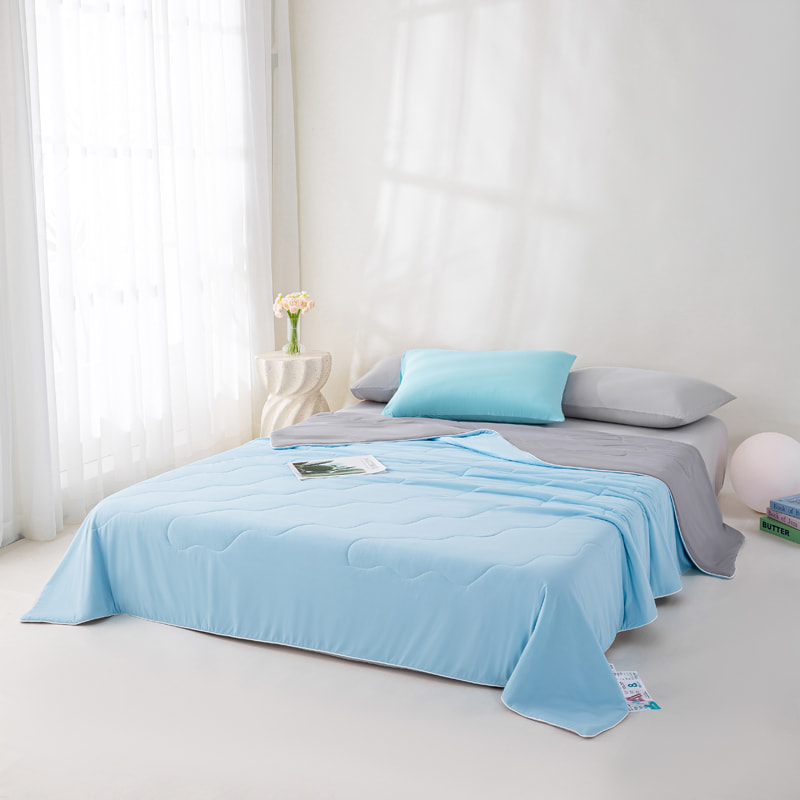 Polyester-Ammonia Summer Cooling Quilt