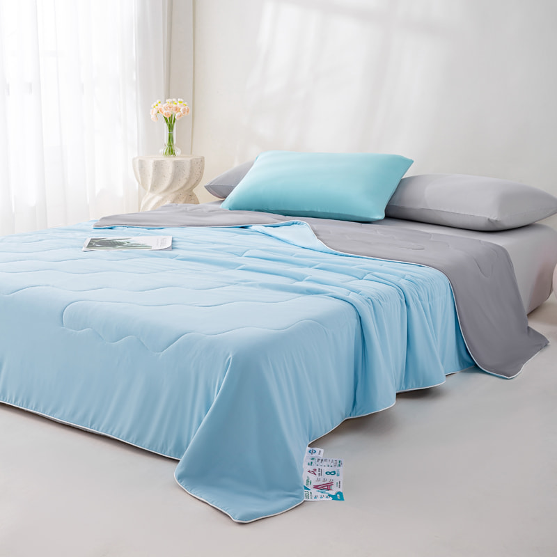 Polyester-Ammonia Summer Cooling Quilt