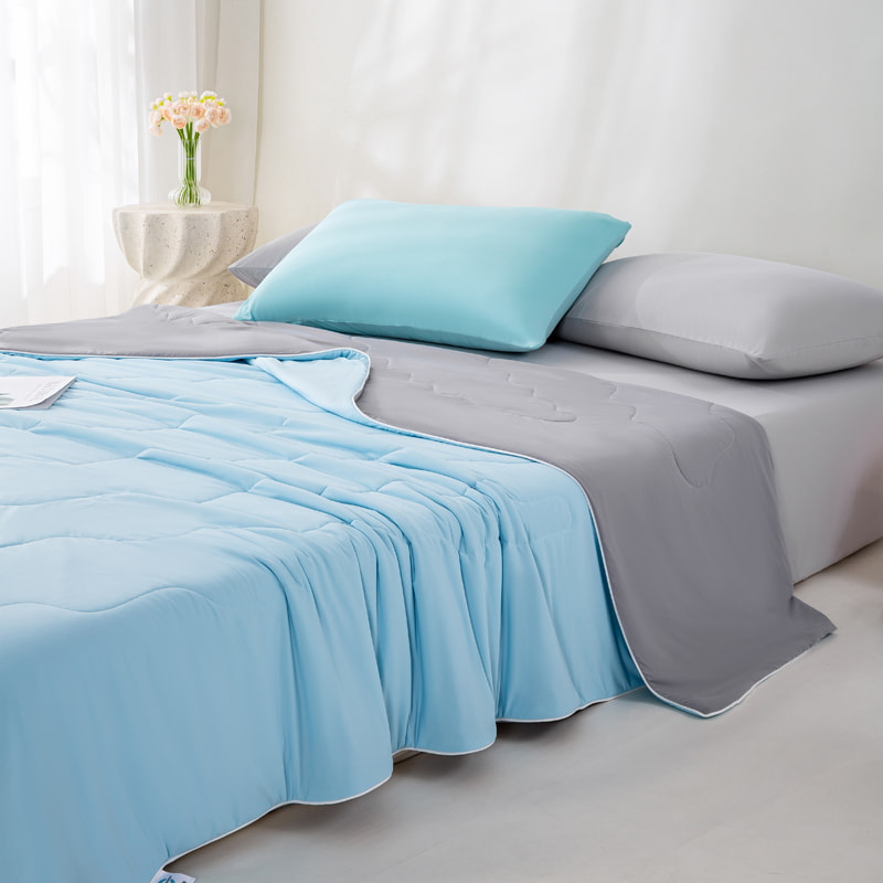 Polyester-Ammonia Summer Cooling Quilt