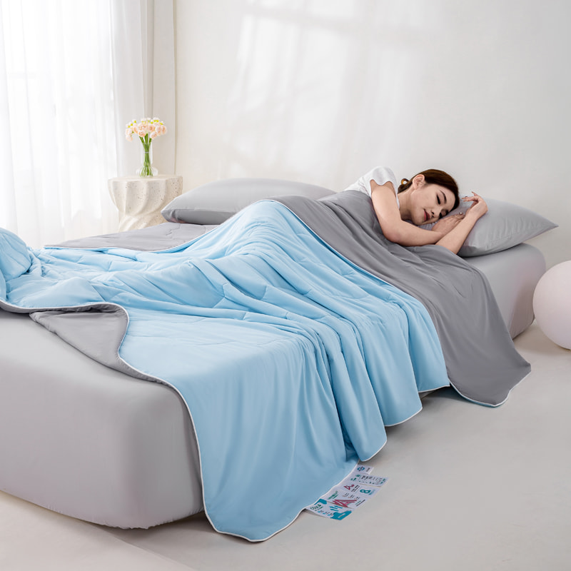 Polyester-Ammonia Summer Cooling Quilt