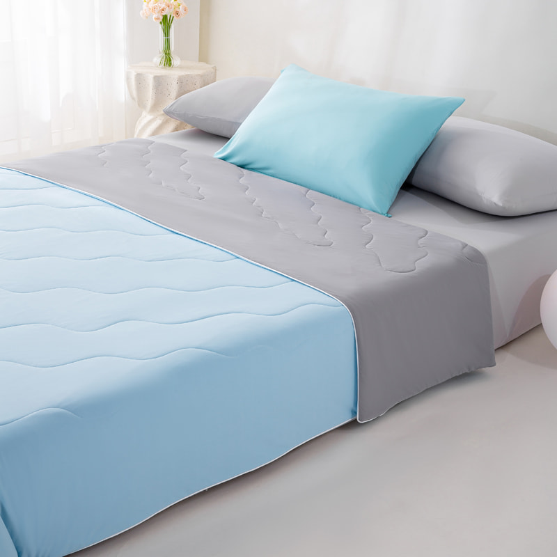 Polyester-Ammonia Summer Cooling Quilt