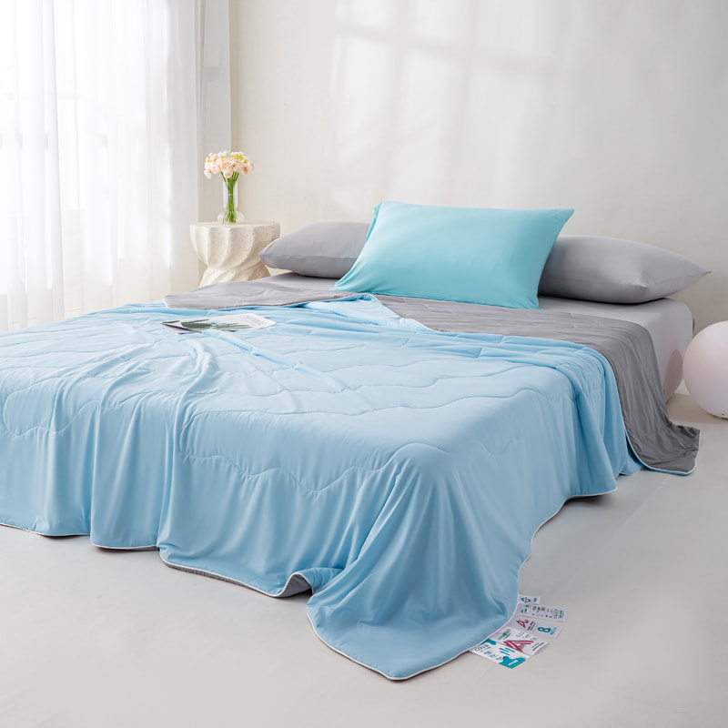 Polyester-Ammonia Summer Cooling Quilt