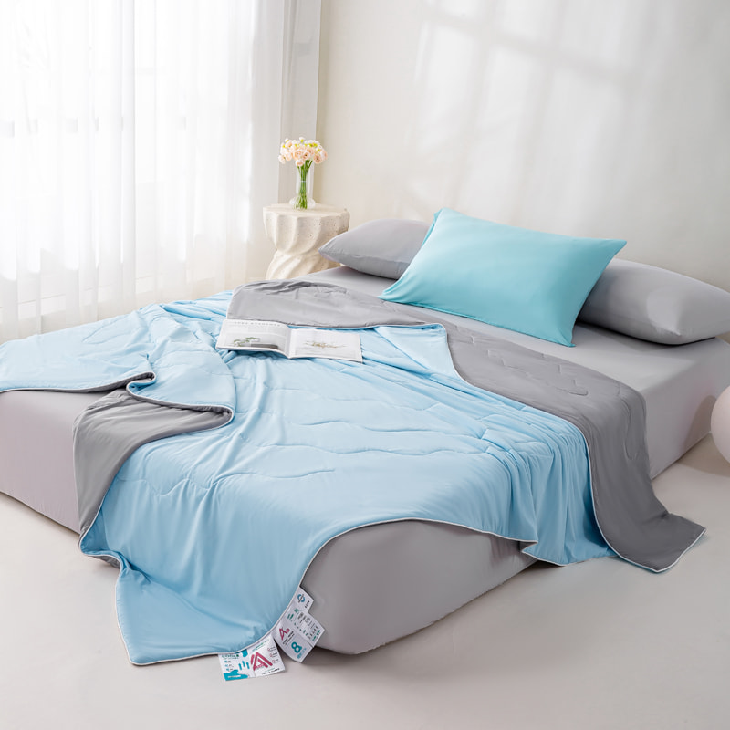 Polyester-Ammonia Summer Cooling Quilt