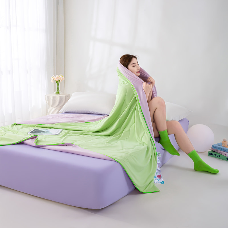 Polyester-Ammonia Summer Cooling Quilt