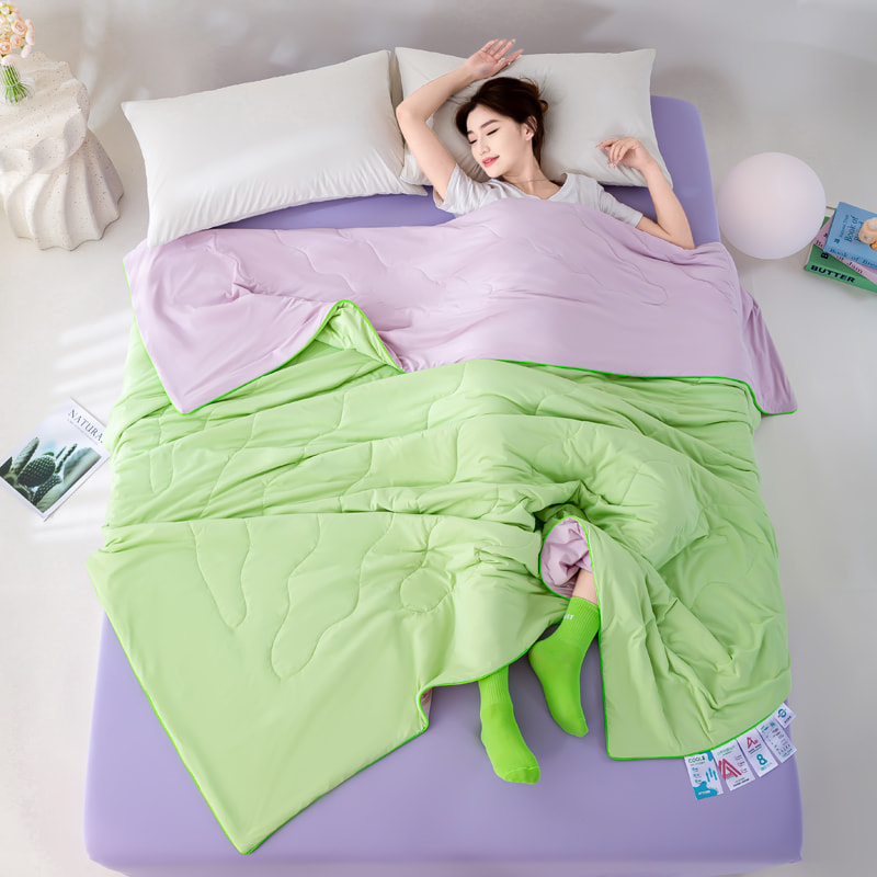 Polyester-Ammonia Summer Cooling Quilt