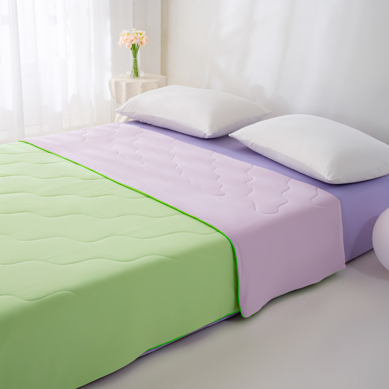 Polyester-Ammonia Summer Cooling Quilt