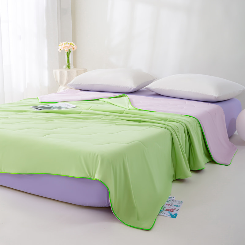 Polyester-Ammonia Summer Cooling Quilt