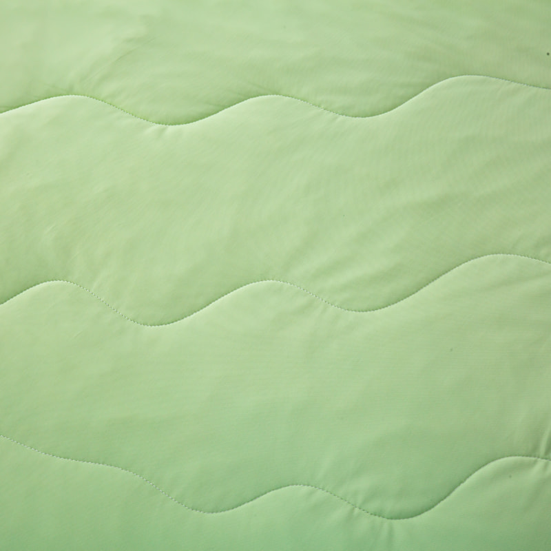 Polyester-Ammonia Summer Cooling Quilt