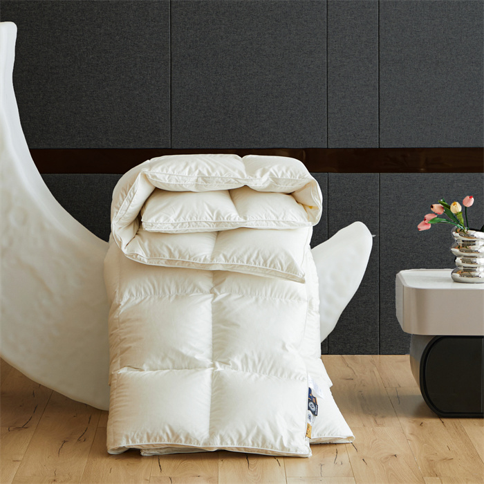 Luxury Soft Goose Down Quilt