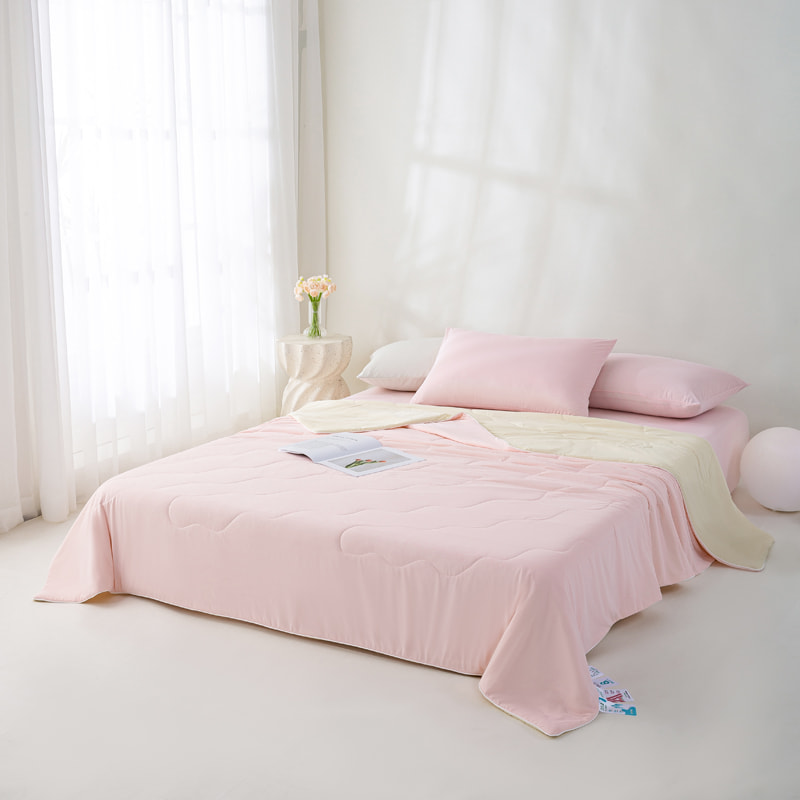 Polyester-Ammonia Summer Cooling Quilt