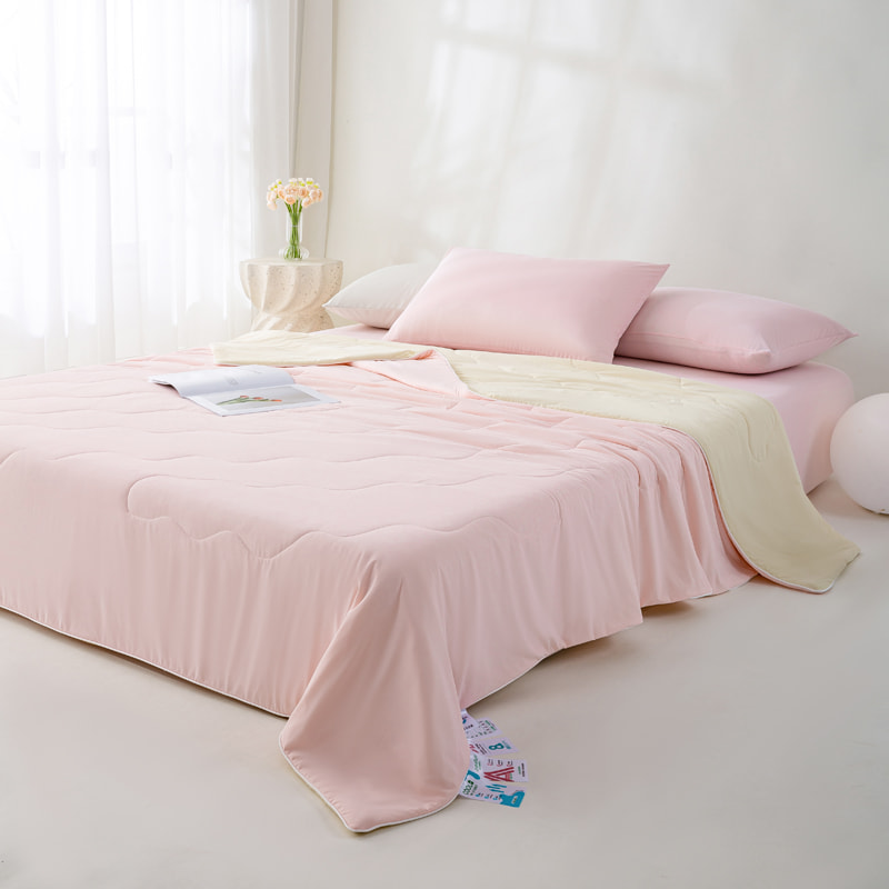 Polyester-Ammonia Summer Cooling Quilt