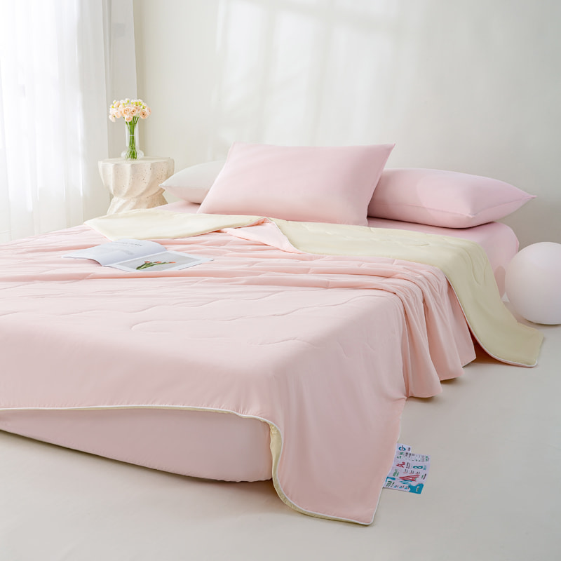 Polyester-Ammonia Summer Cooling Quilt