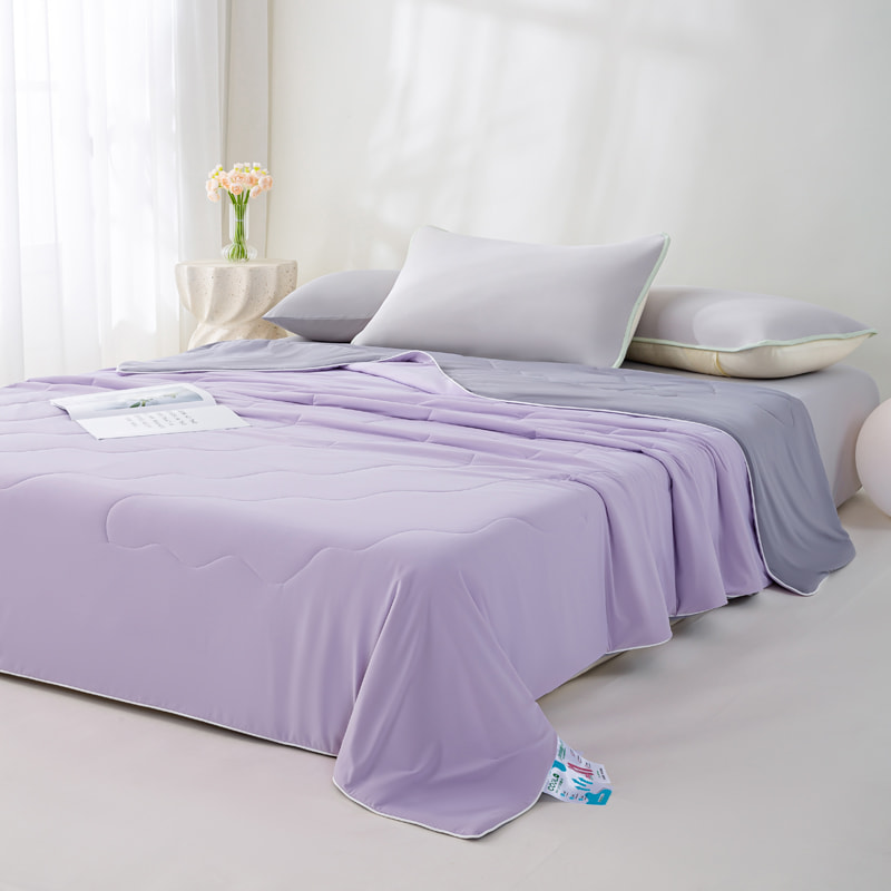 Polyester-Ammonia Summer Cooling Quilt