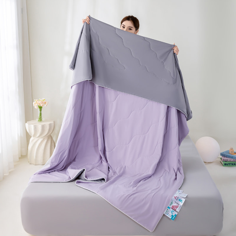 Polyester-Ammonia Summer Cooling Quilt