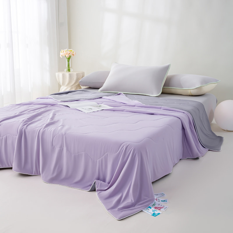 Polyester-Ammonia Summer Cooling Quilt