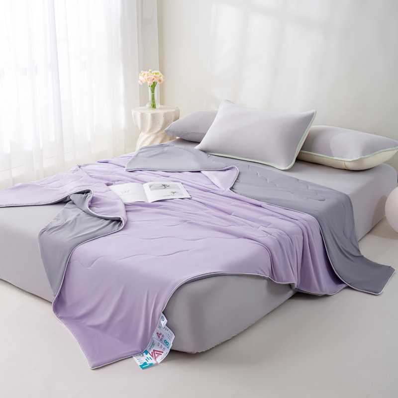 Polyester-Ammonia Summer Cooling Quilt